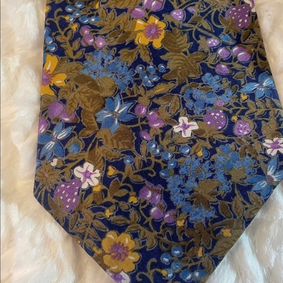 Floral and Geometric Patterned Ties like new - Picture 2 of 4